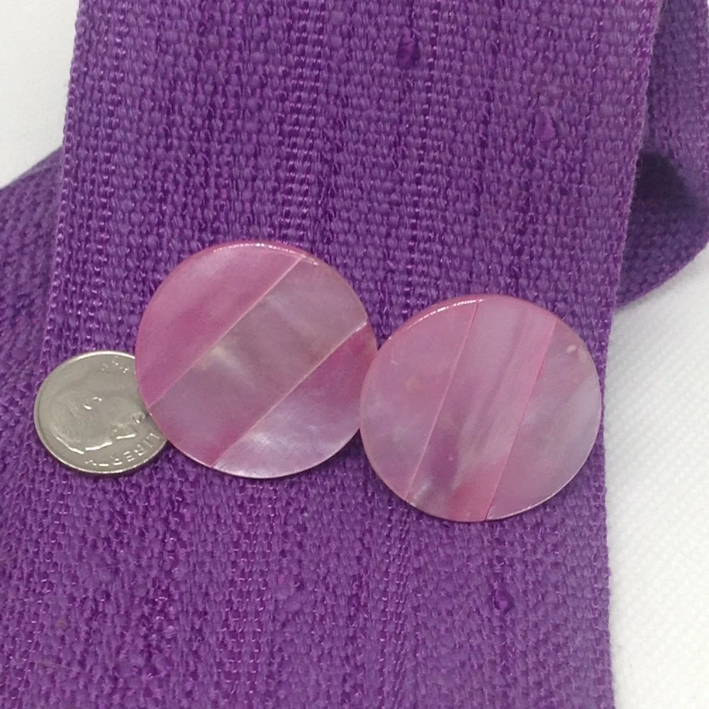 Vintage Mother of Pearl Round Pierced Earrings - Picture 3 of 9